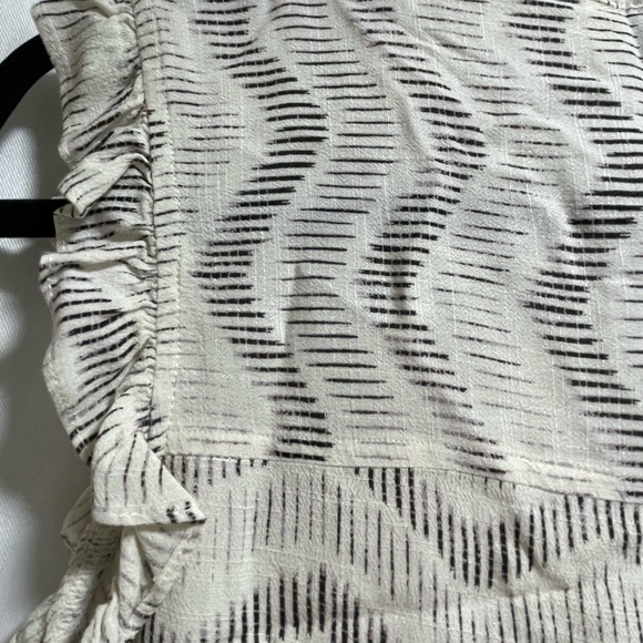 Universal Thread Blouse - Picture 4 of 4